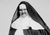 Bilocation, apparitions de fleurs, visions : la vie miraculeuse d’YVONNE-AIMÉE de MALESTROIT
