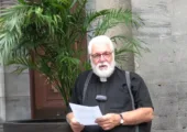 Se réjouir des derniers arrivés à la vigne / Pierre Desroches (180e)